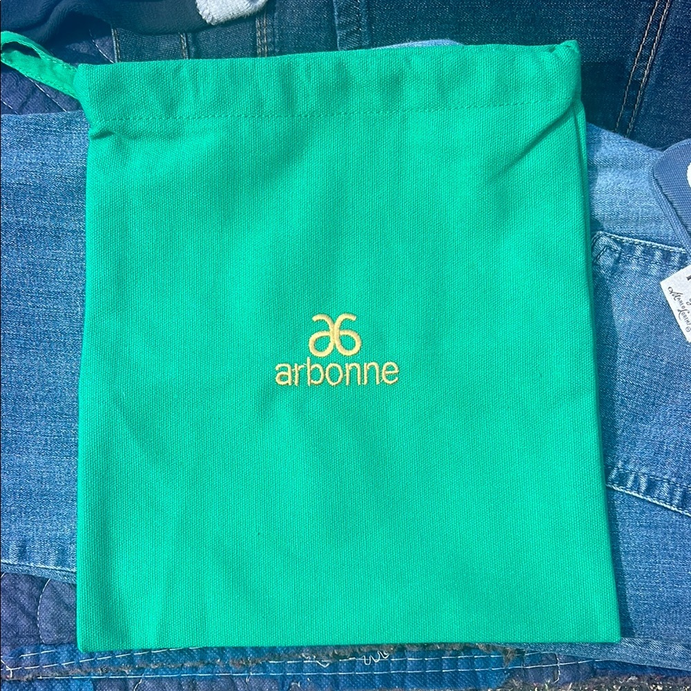 Arbonne Green Drawstring Pouch or Gift Bag.